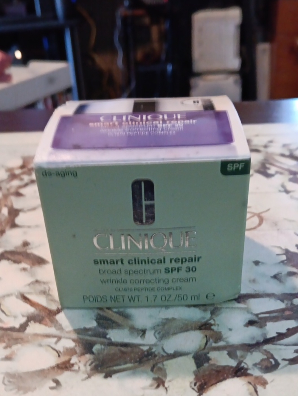 Clinique Smart Clinical Repair SPF 30 Wrinkle Correcting Cream - Green & Purple